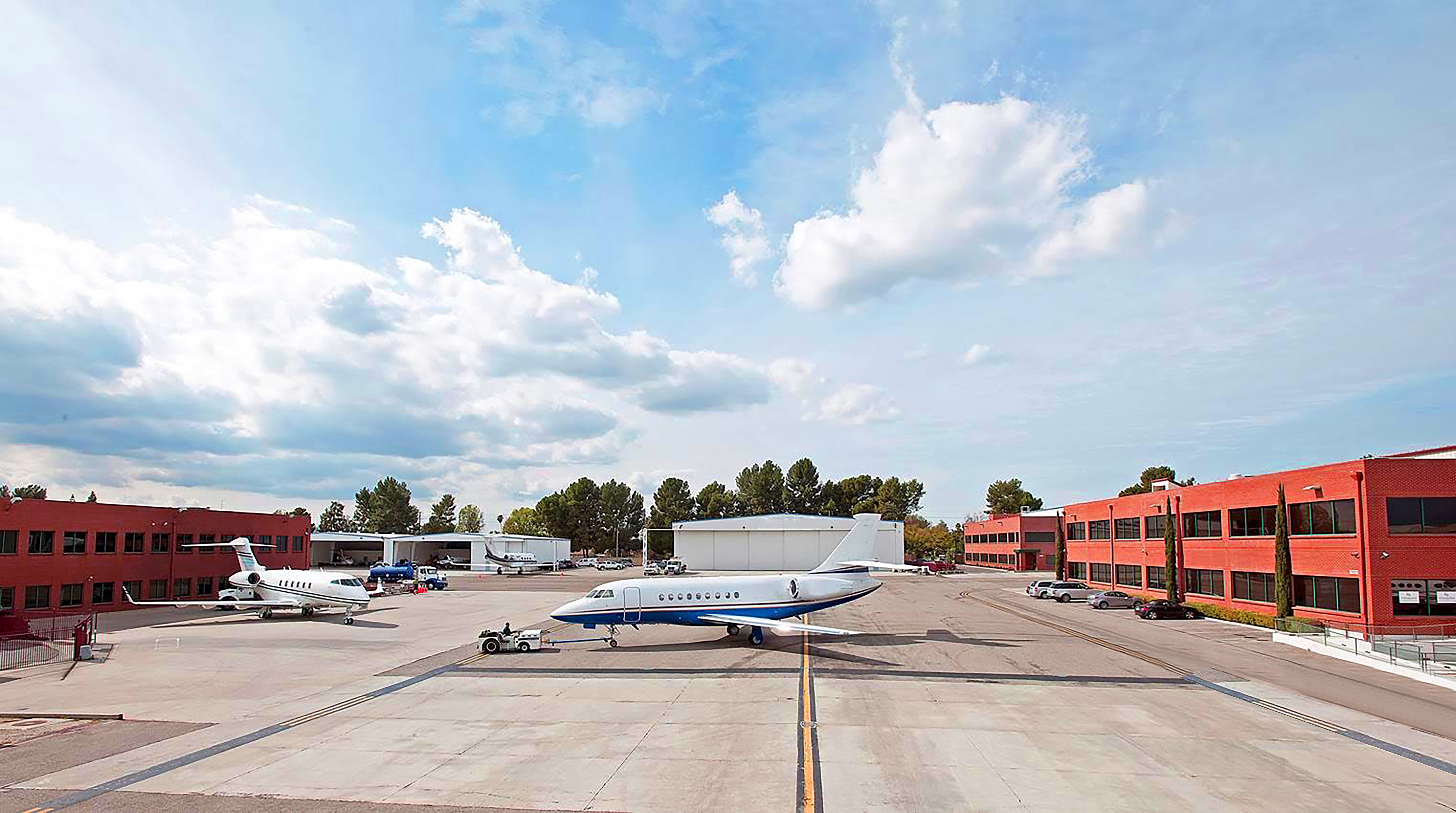 Signature Aviation acquires Castle & Cooke at Van Nuys Airport