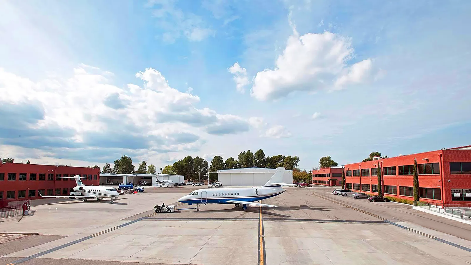Signature Aviation acquires Castle & Cooke at Van Nuys Airport